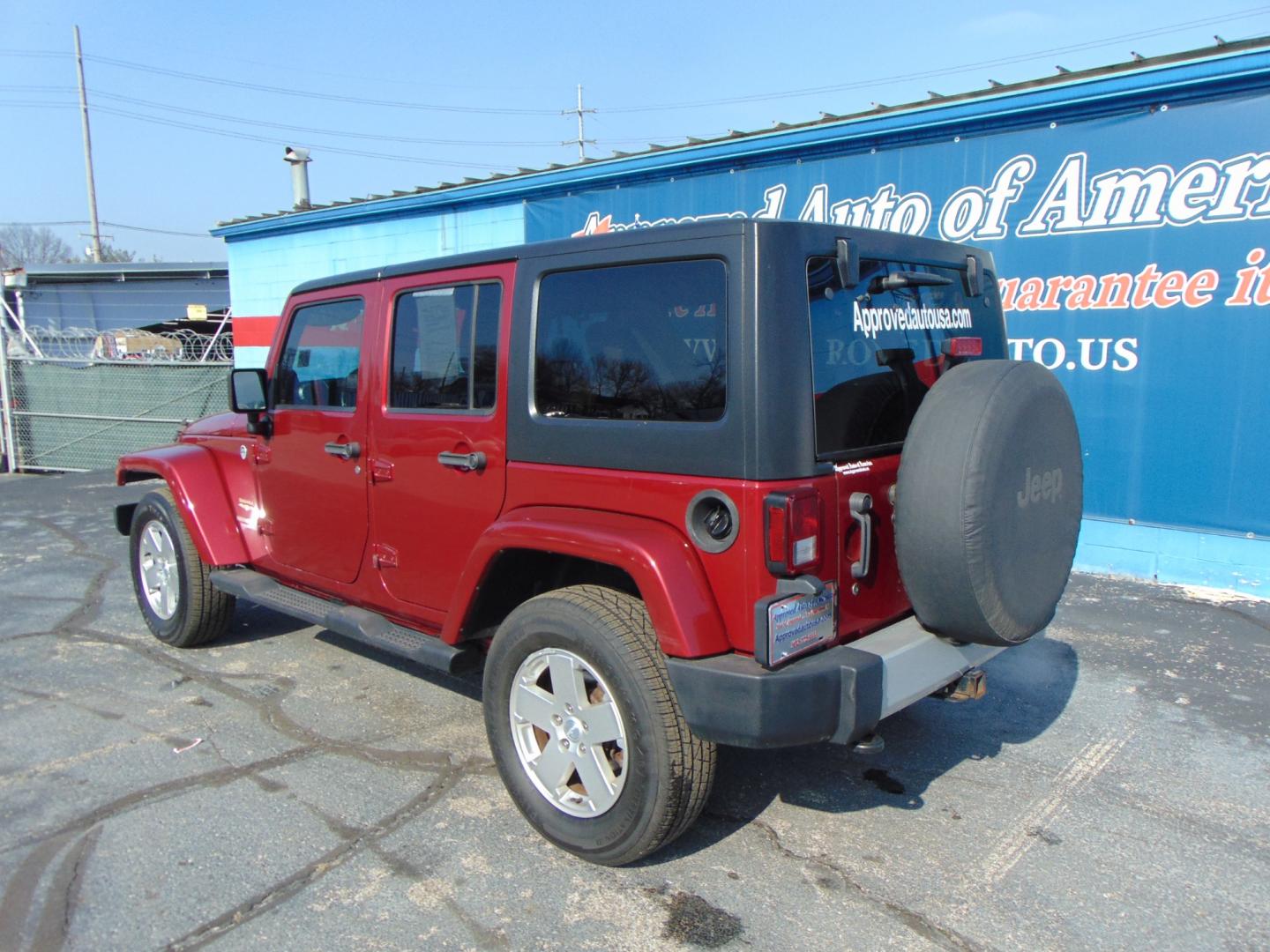 2012 BURGUNDY Jeep Wrangler (1C4HJWEG4CL) with an V6 3.6 Liter engine, Automatic, 5-Spd transmission, located at 2105 Dixie Hwy, Louisville, KY, 40210, (502) 772-3333, 38.220932, -85.795441 - Photo#14